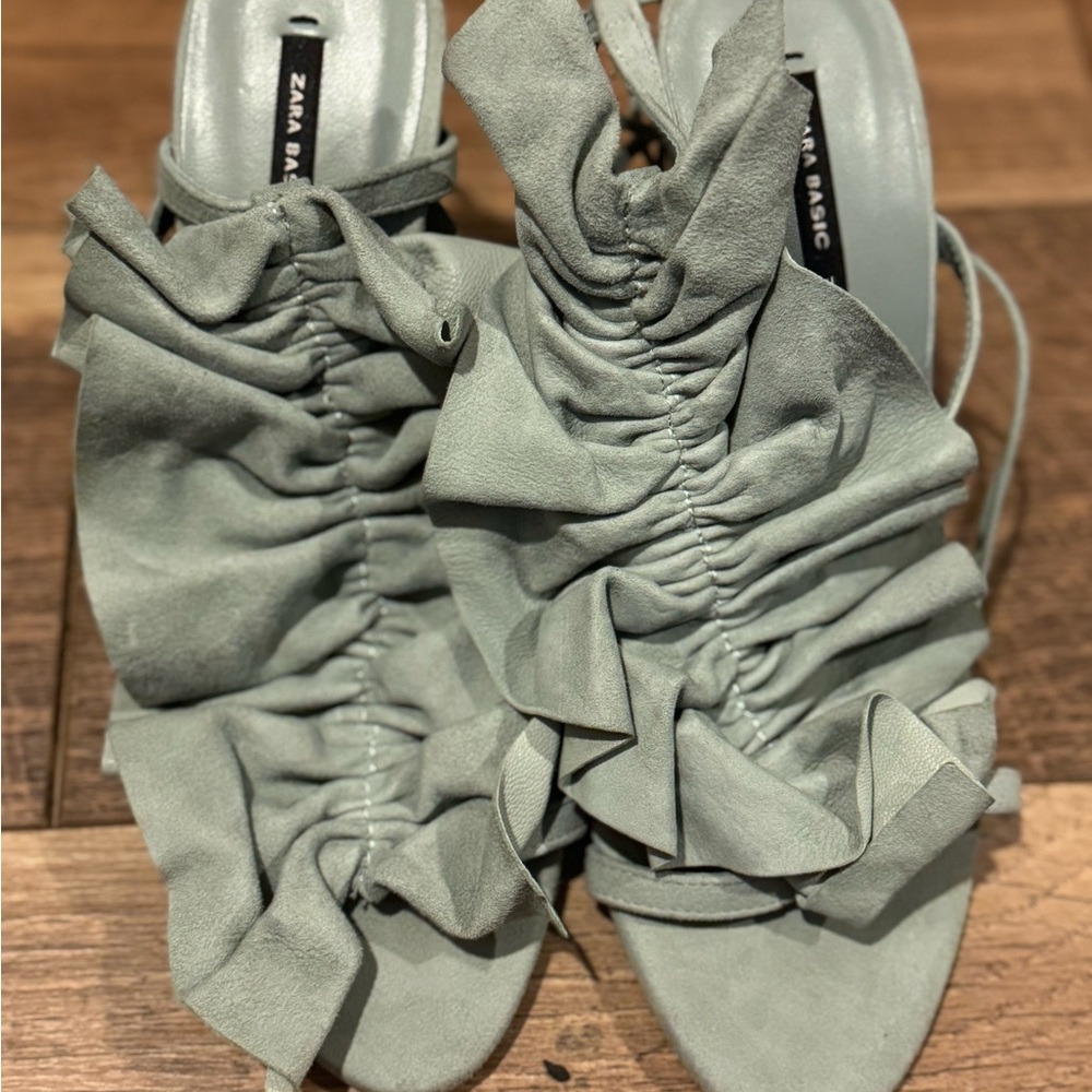 ZARA Women's Blueish Gray Ruffle Sandals